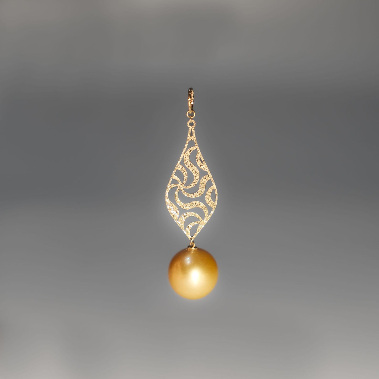 Luxxe Filigree Pearl Drop